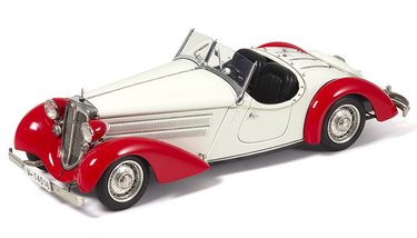 Модель автомобиля Audi 225 Front Roadster 1935 White/Red Limited Edition 4000 pcs.