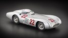 Модель автомобиля Mercedes W196R Stromlinie No.22 GP France 1954 Herrmann Limited Edition 1000 pcs.